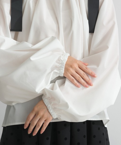 PICCIN PERLA（ピッチンペルラ）の「ダブルリボンザビエルブラウス（シャツ/ブラウス・レディース・ブラック/オフホワイト・M）」の5枚目の写真