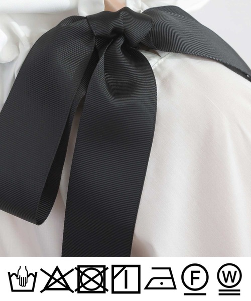 PICCIN PERLA（ピッチンペルラ）の「ダブルリボンザビエルブラウス（シャツ/ブラウス・レディース・ブラック/オフホワイト・M）」の7枚目の写真