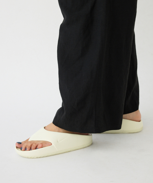 IENA（イエナ）の「NIKE/ナイキ W CALM FLIP FLOP サンダル FD4115（サンダル・レディース・ブラック/アイボリー・22cm/23cm/24cm/25cm）」の9枚目の写真