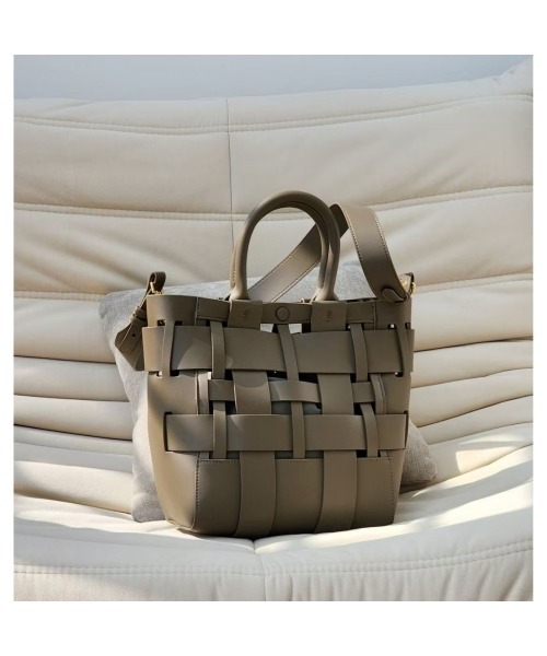 Tomieco(トミエコ)の「LEATHER 編み込みショルダー トート 2wayバッグ(ショルダーバッグ・レディース・グレー系その他/ブラウン系その他/オフホワイト/ダークブラウン/ブラック・FREE)」の10枚目の写真