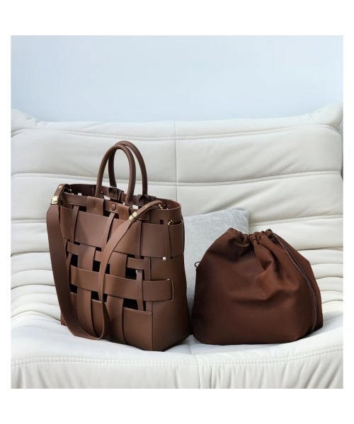 Tomieco(トミエコ)の「LEATHER 編み込みショルダー トート 2wayバッグ(ショルダーバッグ・レディース・グレー系その他/ブラウン系その他/オフホワイト/ダークブラウン/ブラック・FREE)」の8枚目の写真