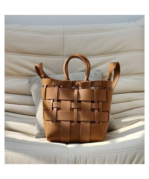 Tomieco(トミエコ)の「LEATHER 編み込みショルダー トート 2wayバッグ(ショルダーバッグ・レディース・グレー系その他/ブラウン系その他/オフホワイト/ダークブラウン/ブラック・FREE)」の16枚目の写真