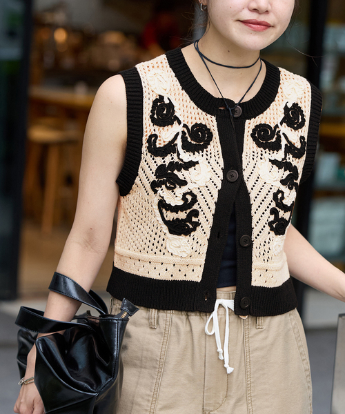 Flower Embroidered KNカーディガン（ベスト）｜JOURNAL