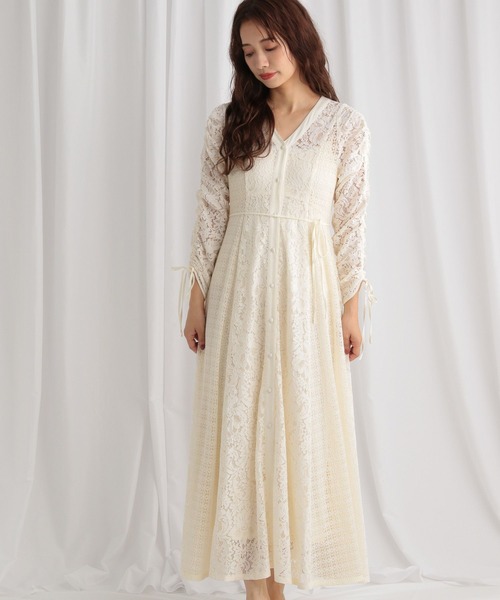 mysty woman（ミスティウーマン）の「インナー付きレースワンピース  583338（ワンピース・レディース・アイボリー/ブラック/レッド・FREE）」の2枚目の写真