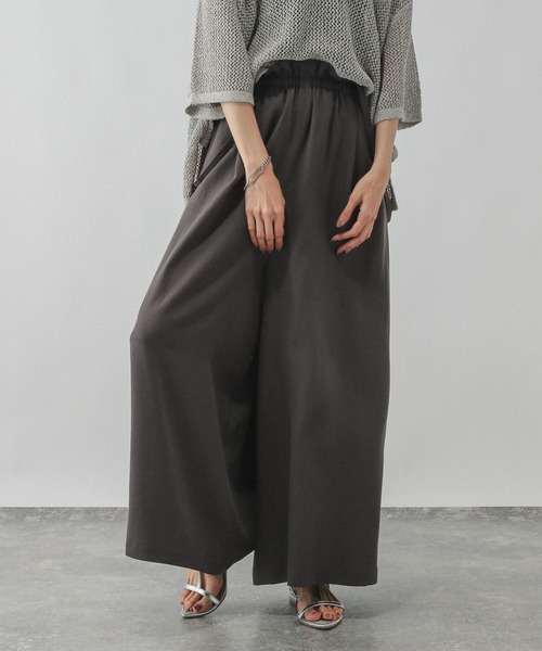GLOBAL WORK（グローバルワーク）の「シルクライクサス付きワイドパンツ/575215（その他パンツ・レディース・チャコールグレー/ブラック・LARGE/MEDIUM）」の2枚目の写真