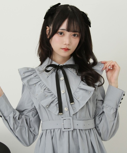 DearMyLove(ディアマイラブ)の「ビジュー襟フリルギャザーシャツワンピース(ワンピース・レディース・ブラック/チャコールグレー/ブルーグレー・LARGE/LL/3L/MEDIUM)」の4枚目の写真