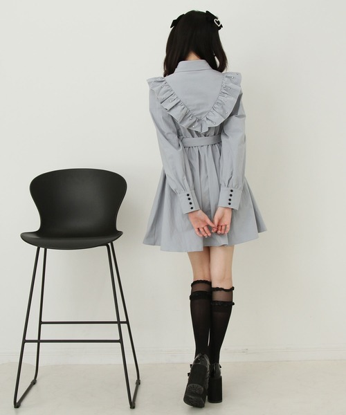 DearMyLove(ディアマイラブ)の「ビジュー襟フリルギャザーシャツワンピース(ワンピース・レディース・ブラック/チャコールグレー/ブルーグレー・LARGE/LL/3L/MEDIUM)」の6枚目の写真