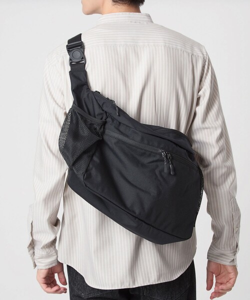 snow peak ブラック ショルダーバッグ　新品未使用品 snow peak＞Everyday Use Middle ショルダーバッグ（ショルダー