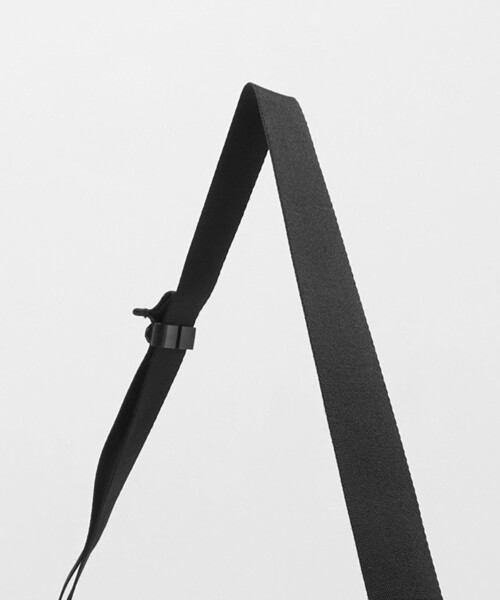 Snow Peak(スノーピーク)の「<snow peak>Everyday Use Middle ショルダーバッグ(ショルダーバッグ・メンズ・ブラック・FREE)」の6枚目の写真