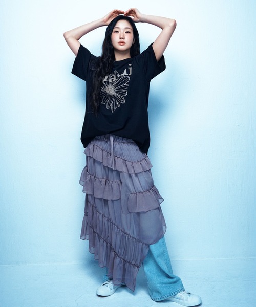 Mardi Mercredi(マルディメクルディ)の「UNISEX TSHIRT FLOWERMARDI / ユニセックス Tシャツ フラワーマルディ(Tシャツ/カットソー・レディース・ネイビー/アイボリー/ブラウン/ブラック×ベージュ/ブラック×グリーン/クリーム/ネイビー系1/チャコール・FREE)」の18枚目の写真
