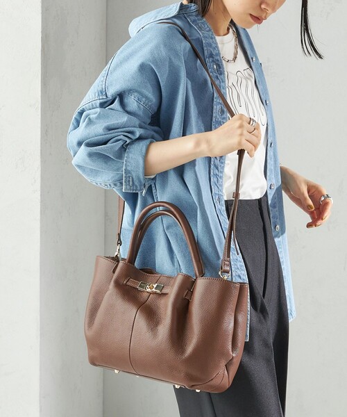 Beau're（ヴュレ）の「BEAURE: ヒネリ 金具付き バッグ（トートバッグ・レディース・ブラック/ブラウン・ONE SIZE）」の22枚目の写真