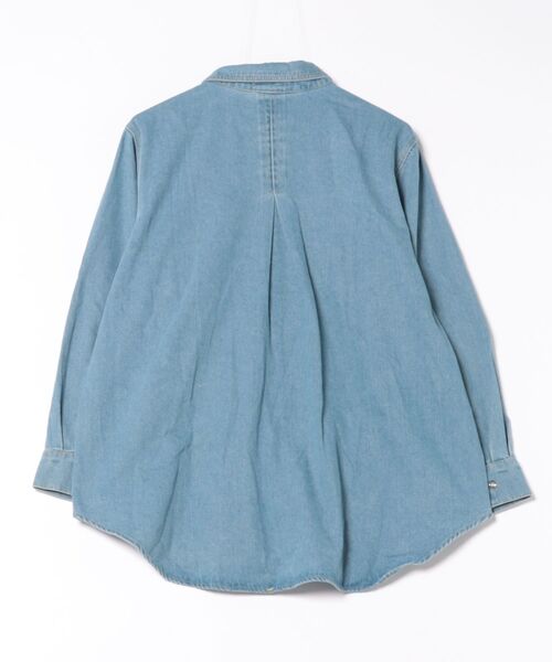 A by MAGASIN DE MODE（エーバイマガジンデモード）の「【A by MAGASIN DE MODE】ウォッシュ加工デニムシャツ KNF146（シャツ/ブラウス・レディース・ブルー・S/M）」の2枚目の写真