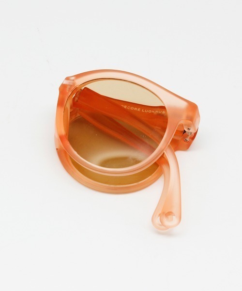 salle de bal（サルデバル）の「【 Calmo Gumi / カルモグミ 】折りたたみ偏光サングラス ボストン型　PDI（サングラス・レディース・オレンジ/グリーン/ブラック/ブルー・FREE）」の4枚目の写真