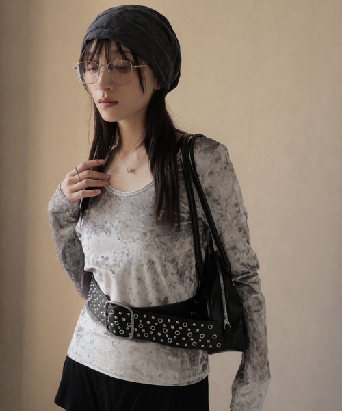 Ulysses（ユリシス）の「前後2WAY UネックベロアPO（Tシャツ/カットソー・レディース・シルバー/ブラック/ゴールド・M）」の9枚目の写真
