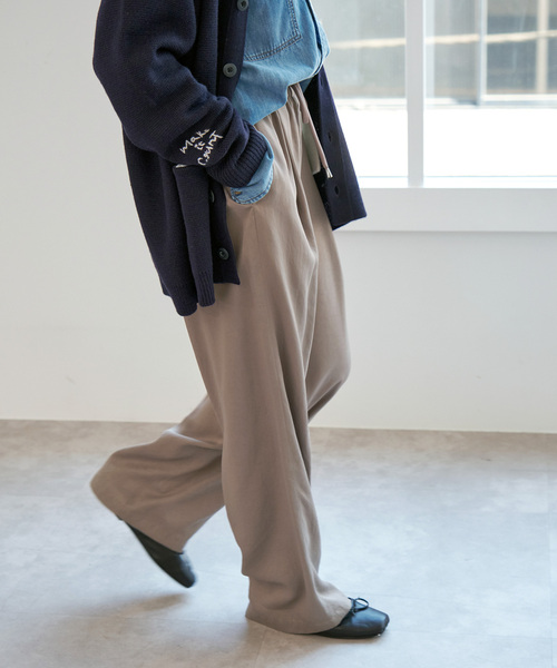 Spick & Span(スピックアンドスパン)の「《追加2》サテンイージーパンツ(その他パンツ・レディース・ベージュ系その他/ブラック・38/40/36)」の6枚目の写真