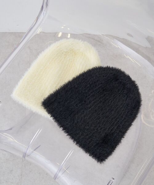 earth music&ecology（アースミュージックアンドエコロジー）の「フェザービーニー（ニットキャップ/ビーニー・レディース・ブラック/アイボリー・F）」の3枚目の写真
