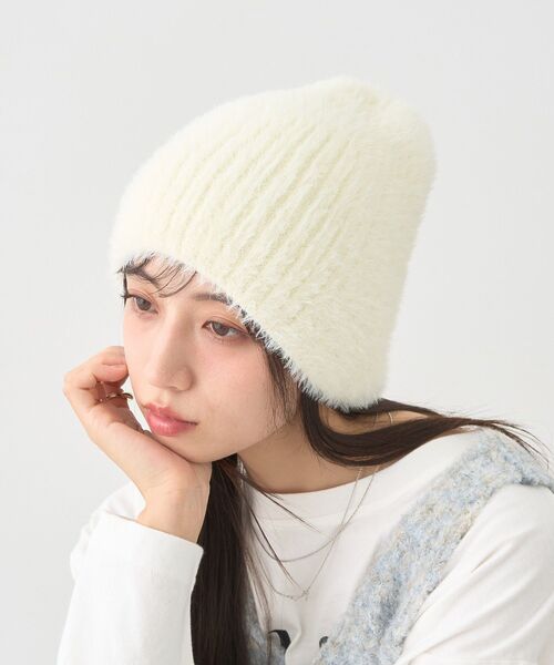 earth music&ecology（アースミュージックアンドエコロジー）の「フェザービーニー（ニットキャップ/ビーニー・レディース・ブラック/アイボリー・F）」の5枚目の写真