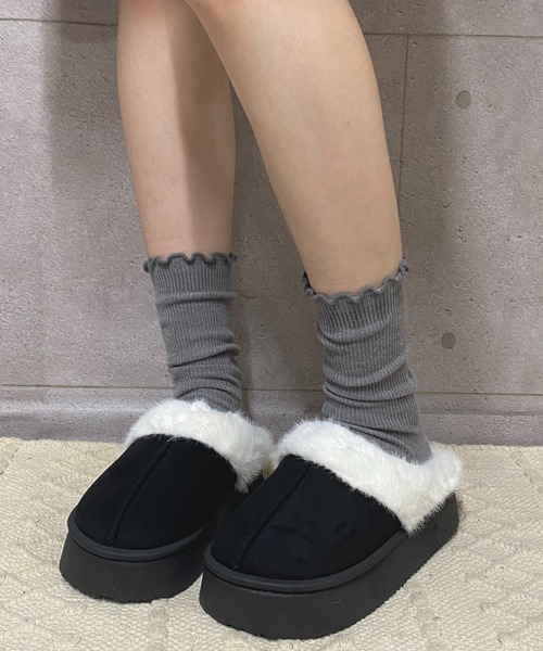 NANEA(ナネア)の「厚底フェイクムートンスリッポン(スリッポン・レディース・ブラック/アイボリー/キャメル・SMALL/MEDIUM/LARGE)」の2枚目の写真
