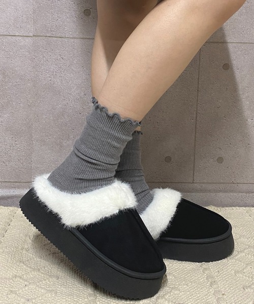 NANEA(ナネア)の「厚底フェイクムートンスリッポン(スリッポン・レディース・ブラック/アイボリー/キャメル・SMALL/MEDIUM/LARGE)」の8枚目の写真