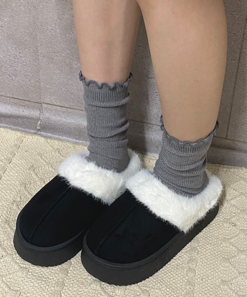 NANEA(ナネア)の「厚底フェイクムートンスリッポン(スリッポン・レディース・ブラック/アイボリー/キャメル・SMALL/MEDIUM/LARGE)」の14枚目の写真