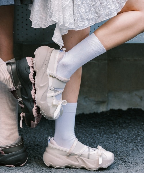 ROCKFISH WEATHERWEAR(ロックフィッシュウェザーウェア)の「PUFFIN RIBBON BANDING SNEAKERS(スニーカー・レディース・ブラウン/ブラック/シルバー/クリーム/シルバー系その他・23.0cm/23.5cm/24.0cm/24.5cm/25.0cm)」の22枚目の写真