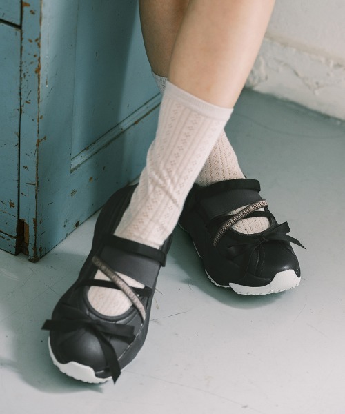 ROCKFISH WEATHERWEAR(ロックフィッシュウェザーウェア)の「PUFFIN RIBBON BANDING SNEAKERS(スニーカー・レディース・ブラウン/ブラック/シルバー/クリーム/シルバー系その他・23.0cm/23.5cm/24.0cm/24.5cm/25.0cm)」の6枚目の写真