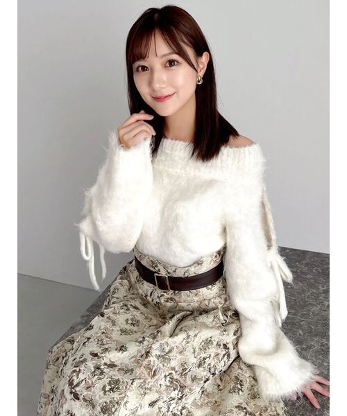 dazzlin（ダズリン）の「ルミナスカラーオフショルニット（ニット/セーター・レディース・ピンク/イエロー/オフホワイト/チャコールグレー/ブルー・FREE）」の2枚目の写真