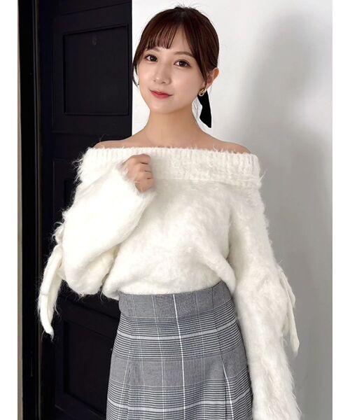 dazzlin（ダズリン）の「ルミナスカラーオフショルニット（ニット/セーター・レディース・ピンク/イエロー/オフホワイト/チャコールグレー/ブルー・FREE）」の10枚目の写真