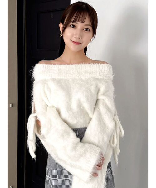 dazzlin（ダズリン）の「ルミナスカラーオフショルニット（ニット/セーター・レディース・ピンク/イエロー/オフホワイト/チャコールグレー/ブルー・FREE）」の11枚目の写真