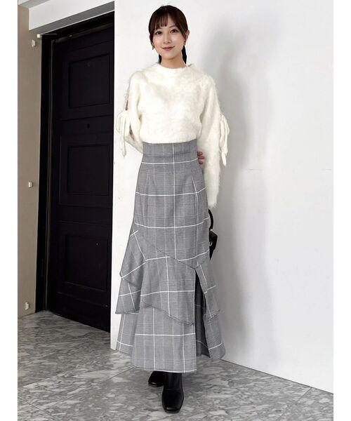 dazzlin（ダズリン）の「ルミナスカラーオフショルニット（ニット/セーター・レディース・ピンク/イエロー/オフホワイト/チャコールグレー/ブルー・FREE）」の14枚目の写真