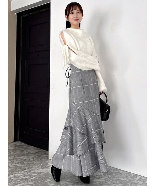 dazzlin（ダズリン）の「ルミナスカラーオフショルニット（ニット/セーター・レディース・ピンク/イエロー/オフホワイト/チャコールグレー/ブルー・FREE）」の15枚目の写真