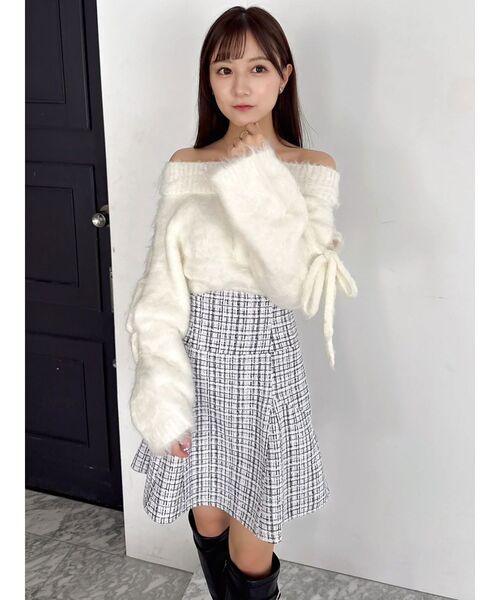 dazzlin（ダズリン）の「ルミナスカラーオフショルニット（ニット/セーター・レディース・ピンク/イエロー/オフホワイト/チャコールグレー/ブルー・FREE）」の18枚目の写真