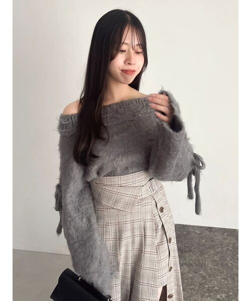 dazzlin（ダズリン）の「ルミナスカラーオフショルニット（ニット/セーター・レディース・ピンク/イエロー/オフホワイト/チャコールグレー/ブルー・FREE）」の20枚目の写真