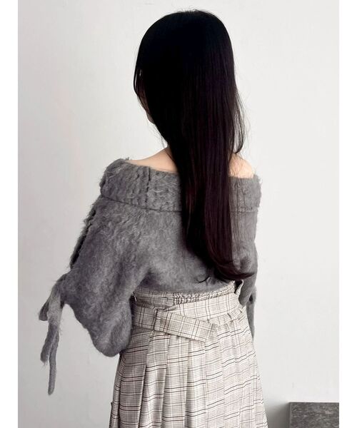 dazzlin（ダズリン）の「ルミナスカラーオフショルニット（ニット/セーター・レディース・ピンク/イエロー/オフホワイト/チャコールグレー/ブルー・FREE）」の21枚目の写真