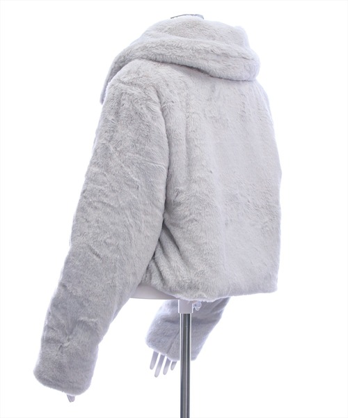 clear（クリア）の「ビジューボタンフェイクファーショートコート[着回し力抜群 ガーリー]≪AW新作≫（ブルゾン・レディース・ライトグレー/ブラック/オフホワイト・F）」の17枚目の写真