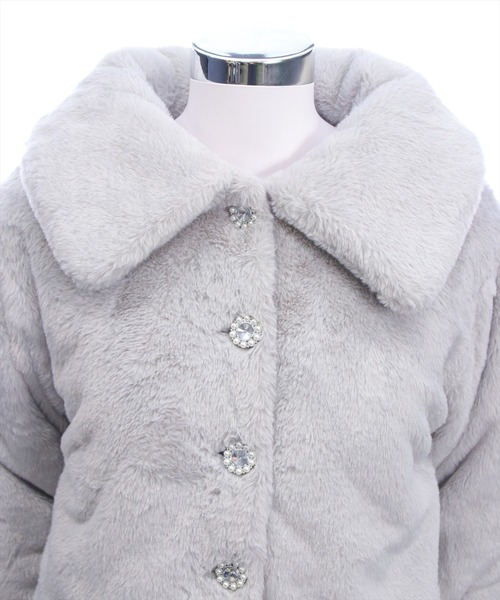 clear（クリア）の「ビジューボタンフェイクファーショートコート[着回し力抜群 ガーリー]≪AW新作≫（ブルゾン・レディース・ライトグレー/ブラック/オフホワイト・F）」の19枚目の写真