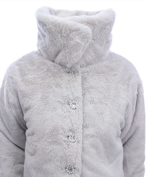 clear（クリア）の「ビジューボタンフェイクファーショートコート[着回し力抜群 ガーリー]≪AW新作≫（ブルゾン・レディース・ライトグレー/ブラック/オフホワイト・F）」の22枚目の写真