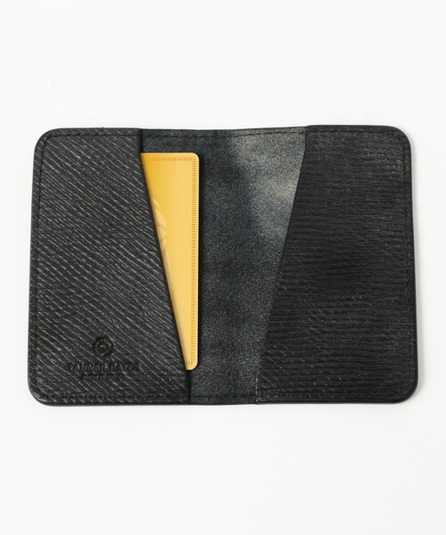 BEAMS F(ビームスエフ)の「TANNER BATES / ロシアキップレザー エルベリー カードホルダー(財布・メンズ・ブラウン/ブラック・ONE SIZE)」の4枚目の写真