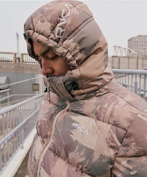 RVCA(ルーカ)の「RVCA メンズ BACK PRINT PUFFER JKT ジャケット 【2025年秋冬モデル】/ルーカエコダウンパフブルゾン(ブルゾン・メンズ・ブラック/ブラウン系カモフラージュ/グリーン系その他/オフホワイト・X-LARGE/LARGE/MEDIUM/SMALL)」の19枚目の写真