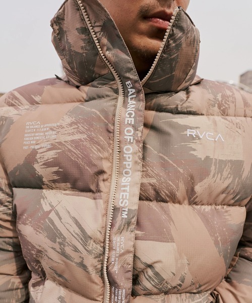 RVCA(ルーカ)の「RVCA メンズ BACK PRINT PUFFER JKT ジャケット 【2025年秋冬モデル】/ルーカエコダウンパフブルゾン(ブルゾン・メンズ・ブラック/ブラウン系カモフラージュ/グリーン系その他/オフホワイト・X-LARGE/LARGE/MEDIUM/SMALL)」の9枚目の写真