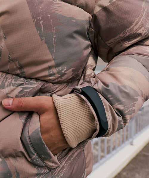 RVCA(ルーカ)の「RVCA メンズ BACK PRINT PUFFER JKT ジャケット 【2025年秋冬モデル】/ルーカエコダウンパフブルゾン(ブルゾン・メンズ・ブラック/ブラウン系カモフラージュ/グリーン系その他/オフホワイト・X-LARGE/LARGE/MEDIUM/SMALL)」の11枚目の写真