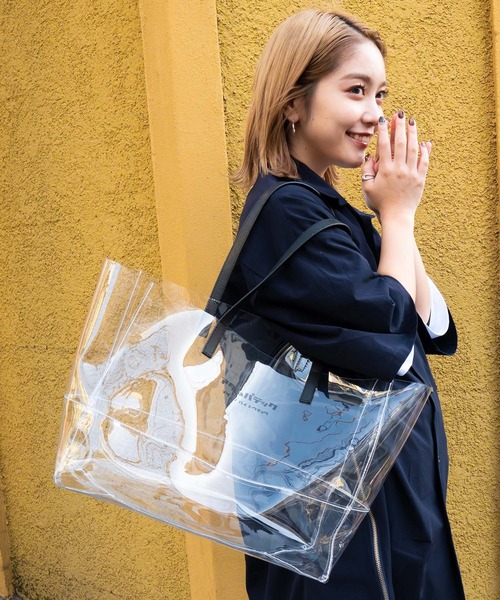 ADAM PATEK(アダムパテック)の「【RES】ADAM PATEK/ アダムパテック 【 BVOROUGH 】CLEAR LEATHER HANDLE PVC TOTE(トートバッグ・メンズ・ホワイト・ONESIZE)」の1枚目の写真