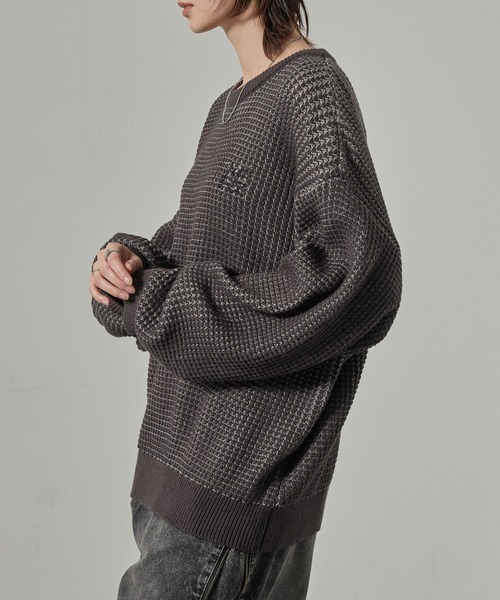 Alfred Alex(アルフレッドアレックス)の「【Alfred Alex】ワンポイントロゴ刺繍オーバーサイズポップコーンニット(ニット/セーター・メンズ・グレー/ワイン/スミクロ・L/M)」の11枚目の写真