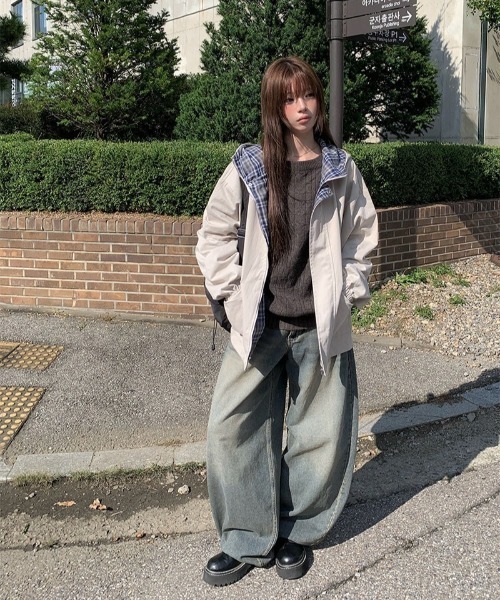 anyonemore(エニワンモア)の「ビンテージウォッシングバルーンワイドデニムパンツ(デニムパンツ・レディース・ブラック/ブルー・SMALL/MEDIUM/LARGE)」の10枚目の写真