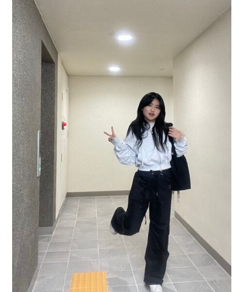 AVANDRESS（アバンドレス ）の「AV LOGO CROP HOOD ZIP-UP WHITE MELANGE（パーカー・レディース・その他・SMALL/MEDIUM）」の15枚目の写真