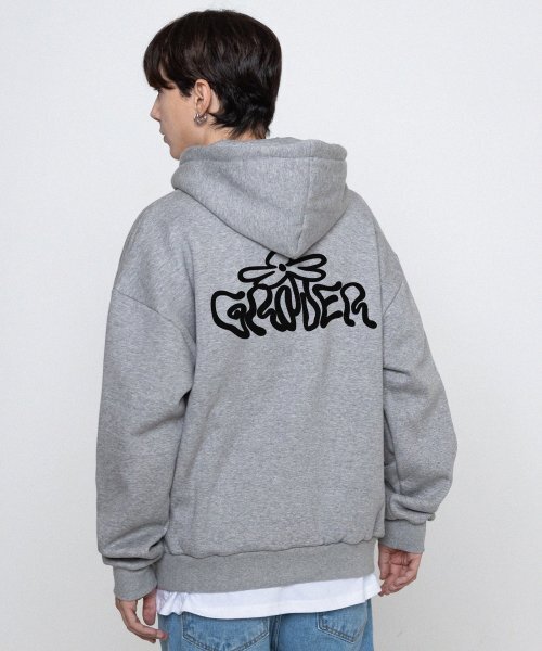 GRAVER（グレーバー）の「[ユニセックス]ウェーブロゴフラワーフードパーカー_グレー（パーカー・レディース・ブラック・MEDIUM/LARGE/SMALL）」の3枚目の写真