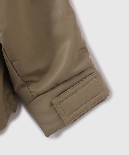 VICKY（ビッキー）の「ナイロン中綿フードMA-1ジャケット≪手洗い可能≫（MA-1・レディース・ブラック/カーキ/ベージュ・M）」の9枚目の写真