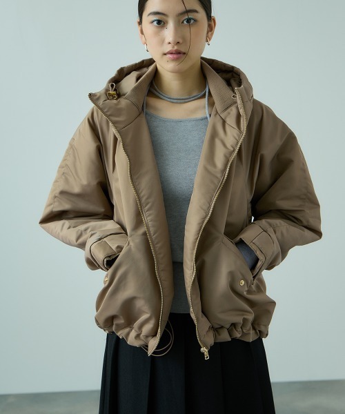 VICKY（ビッキー）の「ナイロン中綿フードMA-1ジャケット≪手洗い可能≫（MA-1・レディース・ブラック/カーキ/ベージュ・M）」の11枚目の写真