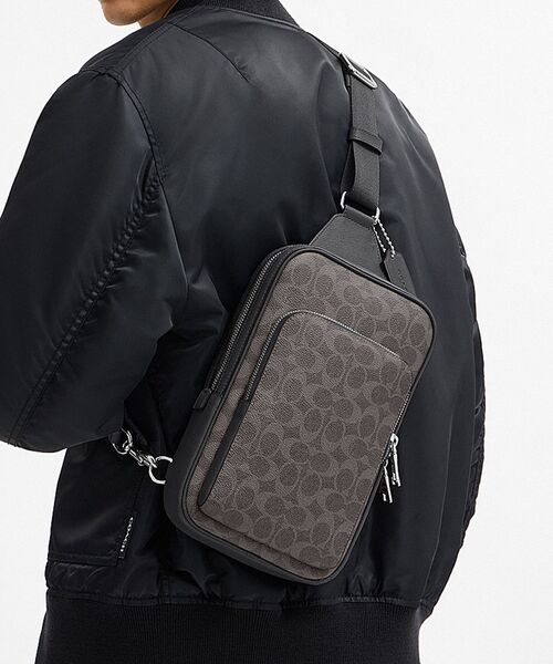 ✨新品未使用✨現行品✨ COACH　ボディバッグ　リファインド ペブル レザー COACH（コーチ）の「キャンパス パック リファインド ペブル レザー