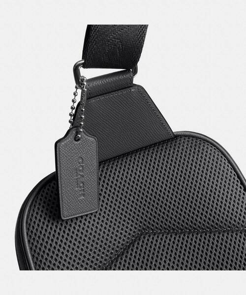COACH（コーチ）の「フェリックス スリング バッグ・シグネチャー キャンバス（ボディバッグ/ウエストポーチ・メンズ・グレー系その他・ONE）」の7枚目の写真